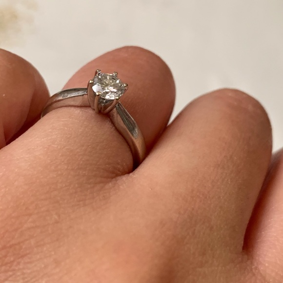 ❤️18 K White Gold Authentic 1/2CTW Diamond Ring❤️ - Picture 6 of 8